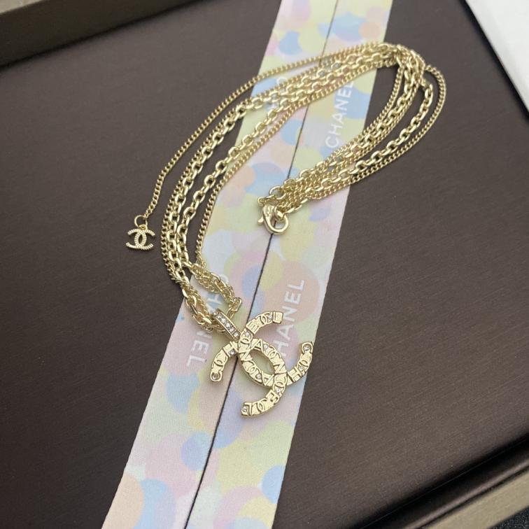B084 Chanel necklace 104898