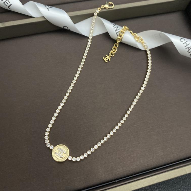 B213  Chanel necklace 105835