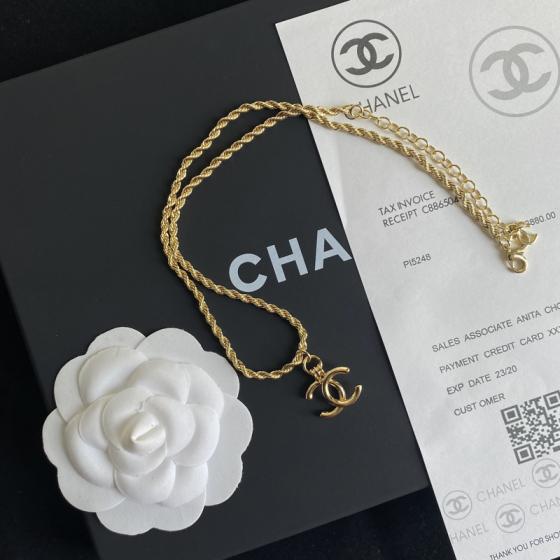 B138  Chanel necklace 105869