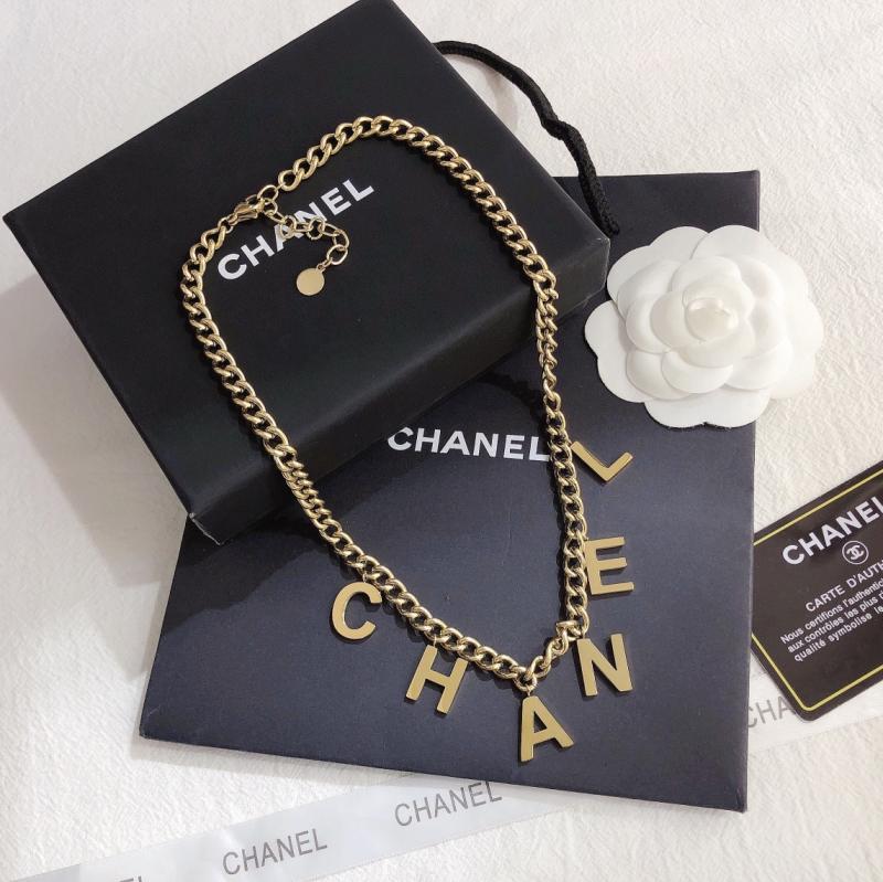 Chanel necklace 106495