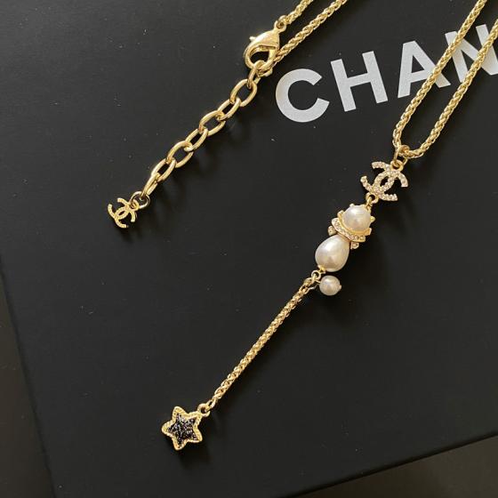 B233 Chanel necklace 106827