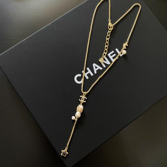 B233 Chanel necklace 106827