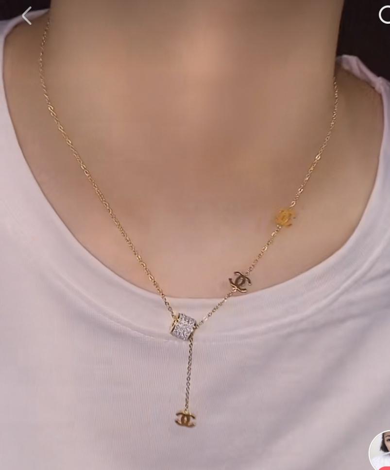 Chanel necklace 106927