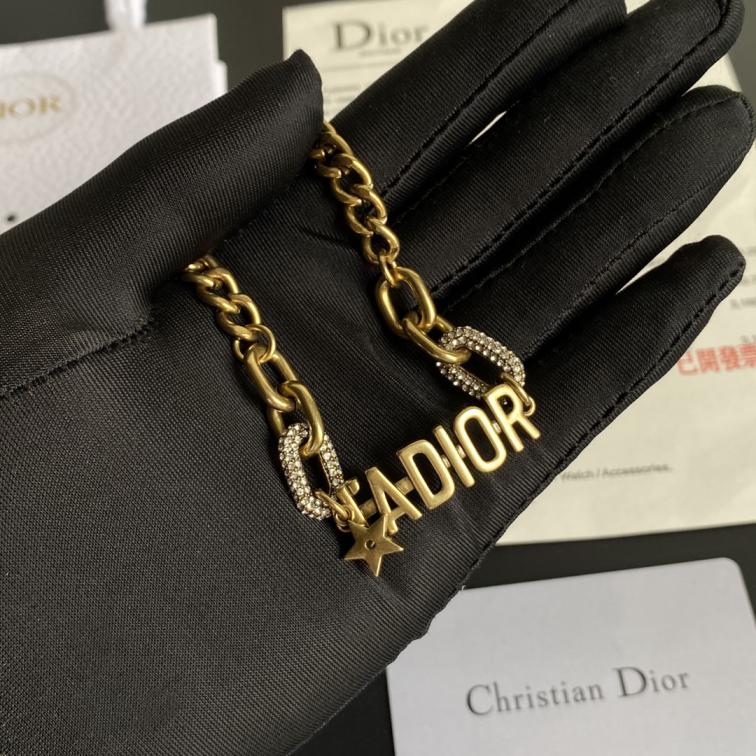 B258 Dior necklace 105390