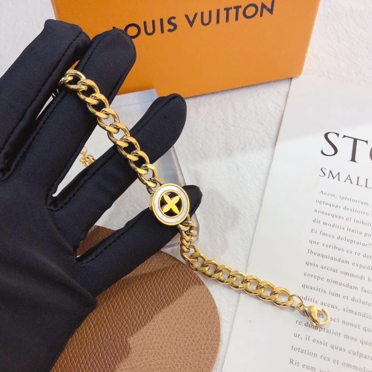LV bracelet 105026