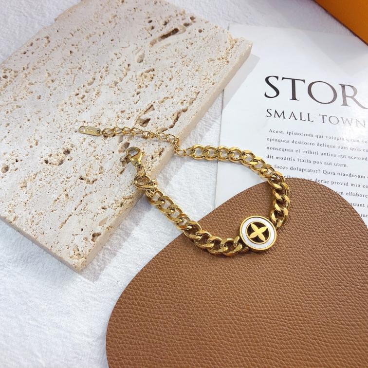 LV bracelet 105026