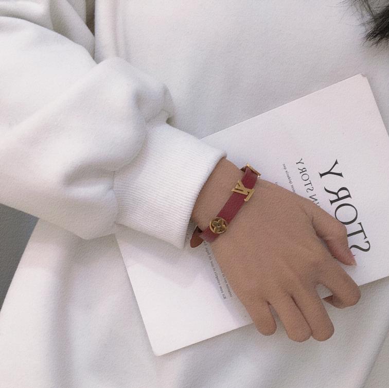 S130     LV leather bracelet 105643
