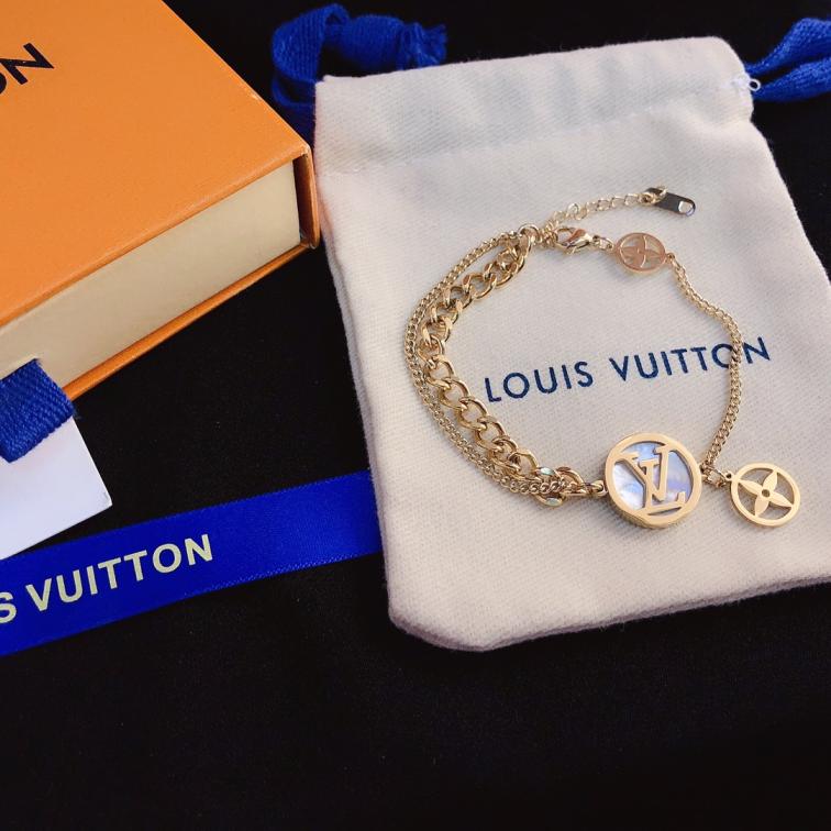 L046  Lv bracelet 105899