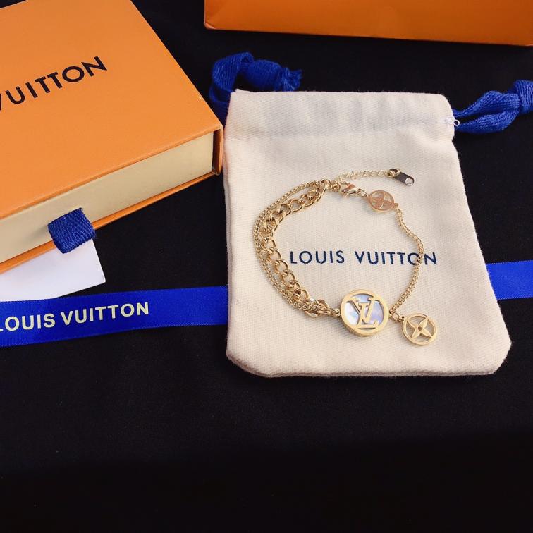 L046  Lv bracelet 105899
