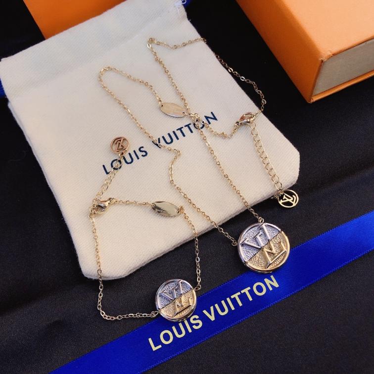 S100    Lv bracelet 105902