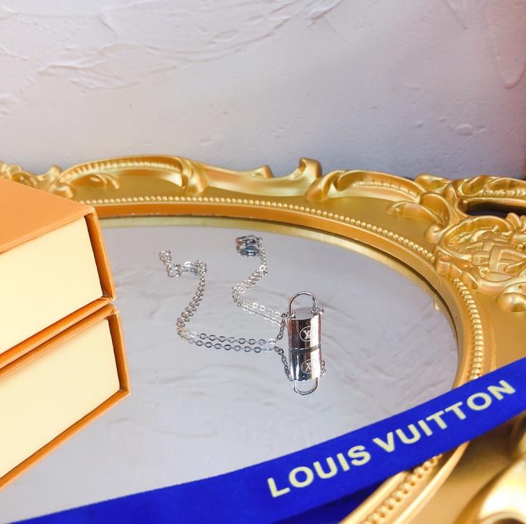 L047  LV bracelet 105908