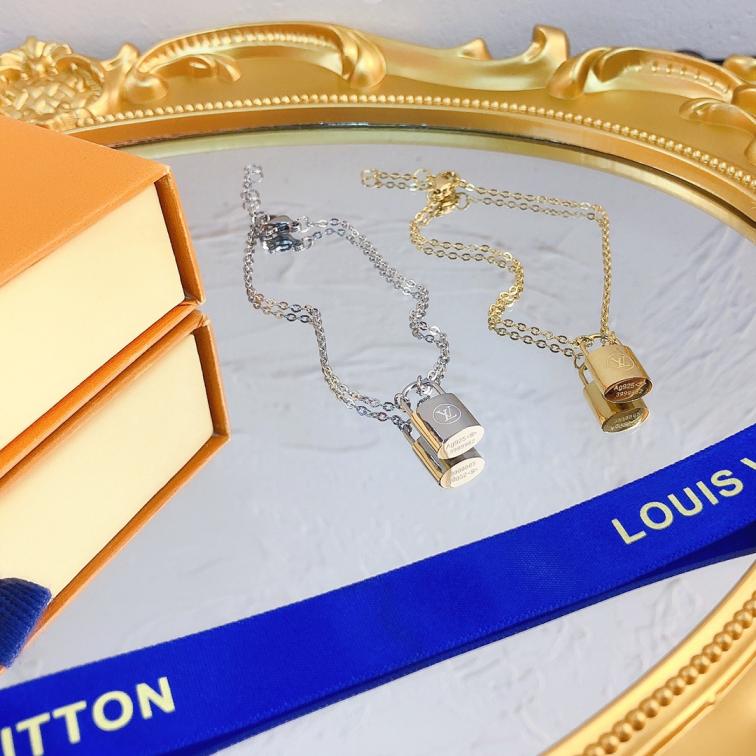 L047  LV bracelet 105908