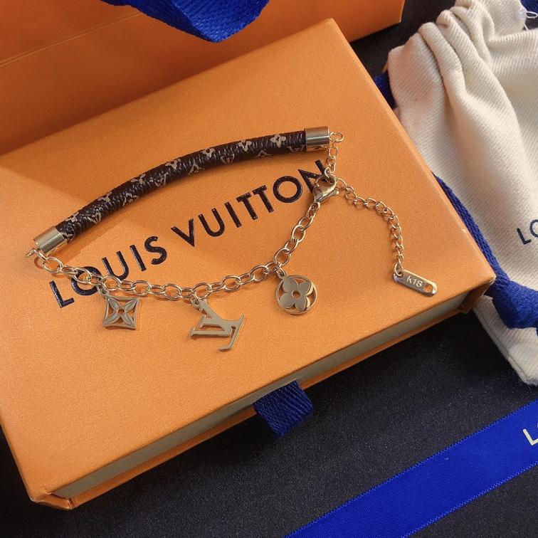L064   LV Bracelet 104968
