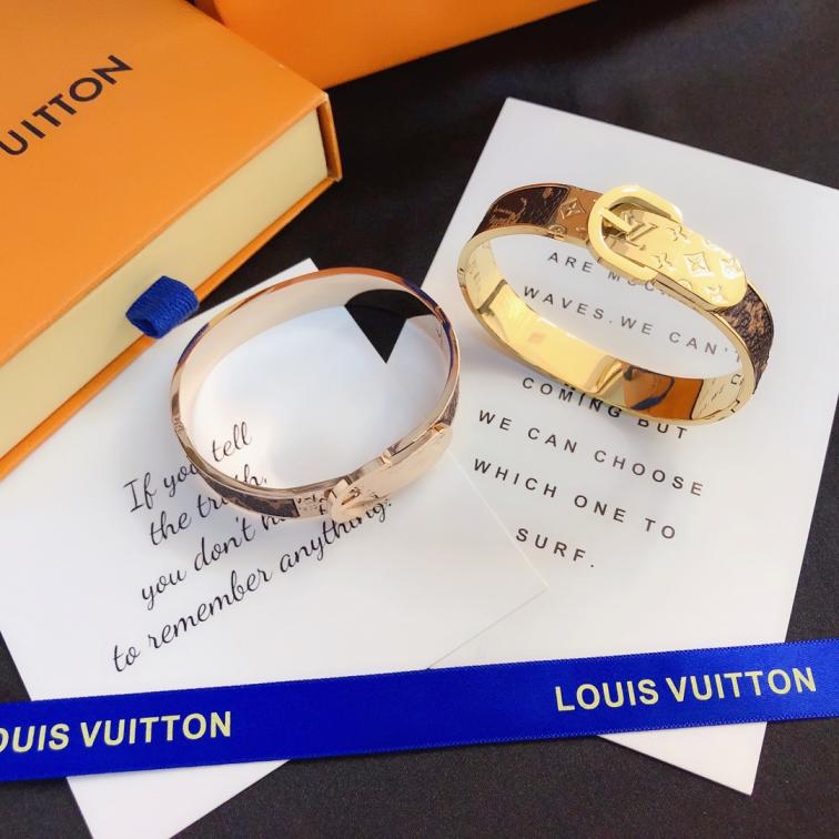 S121   LV bracelet 106268