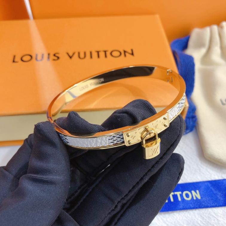 LV bracelet 106285