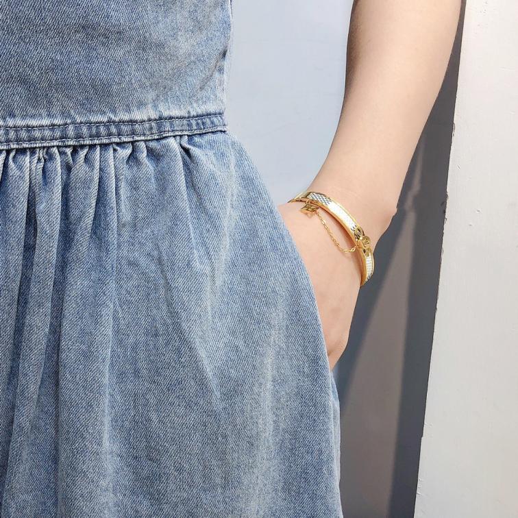 LV bracelet 106406