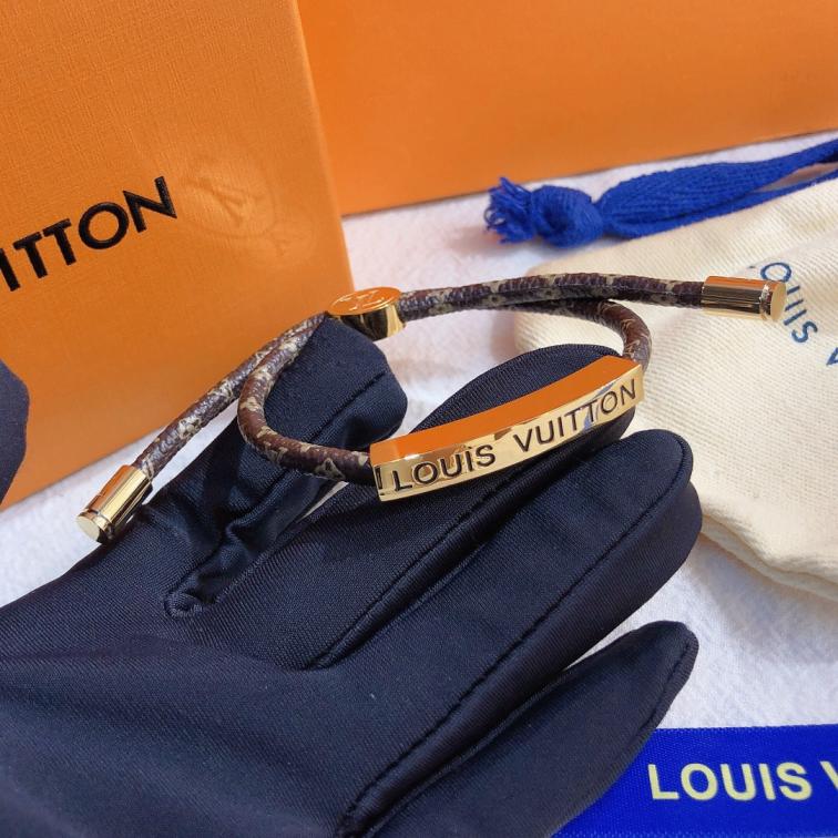 LV Leather bracelet 106471