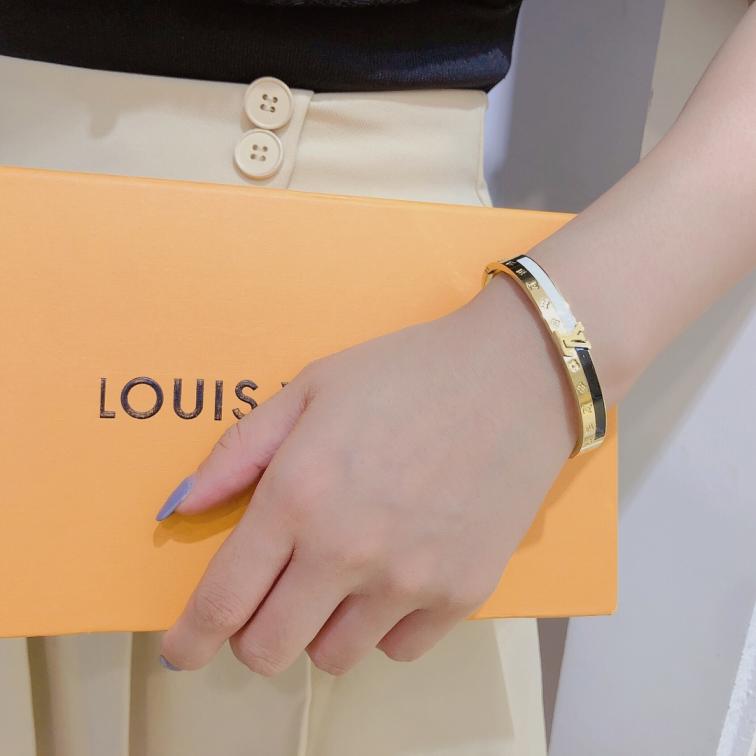 LV bracelet 106522
