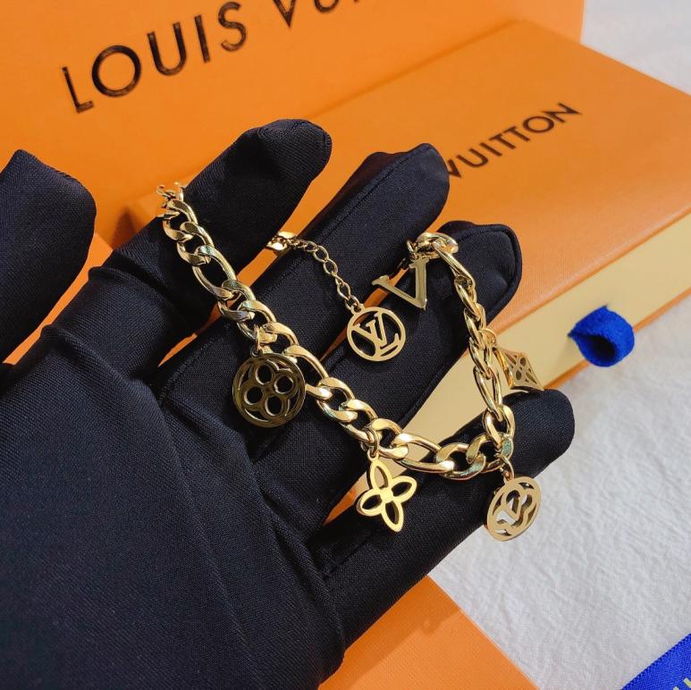 LV bracelet 106524