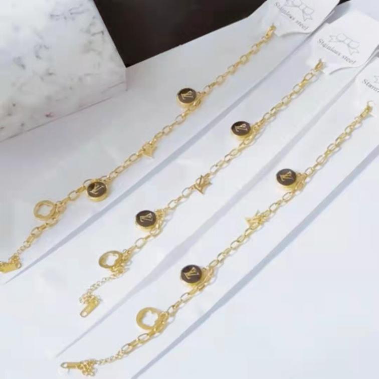 LV Bracelet 106815