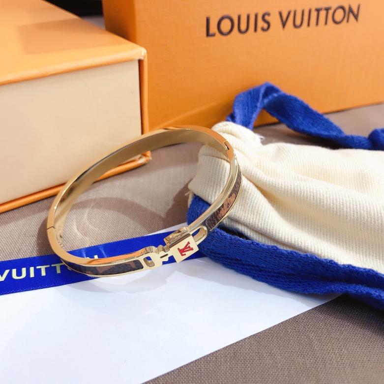 S250      LV Bracelet 106912