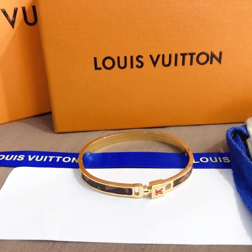 S250      LV Bracelet 106912