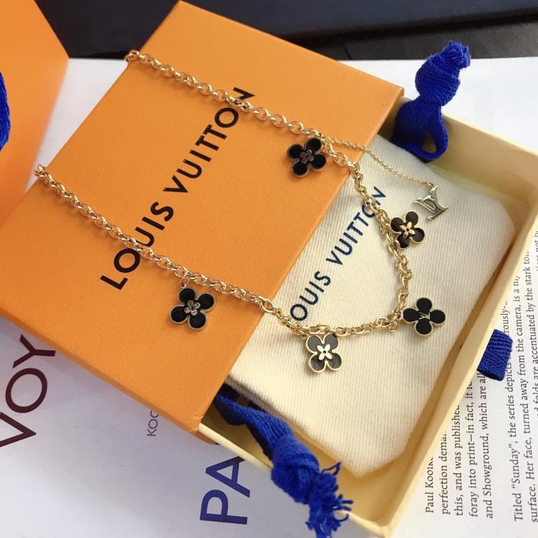 LV necklace 106353