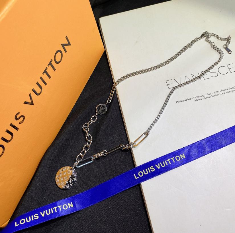 X371  LV necklace 106805