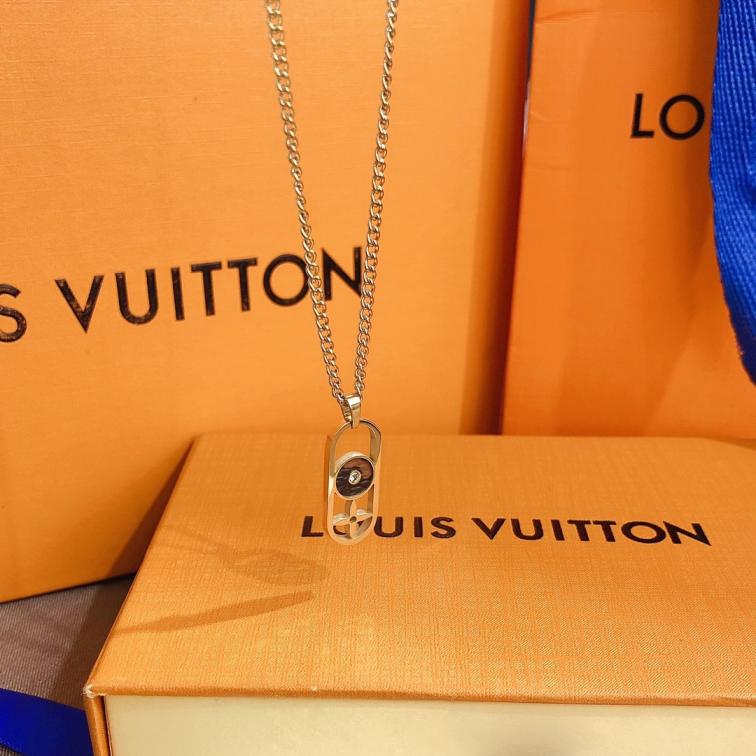 X380      LV necklace 106931