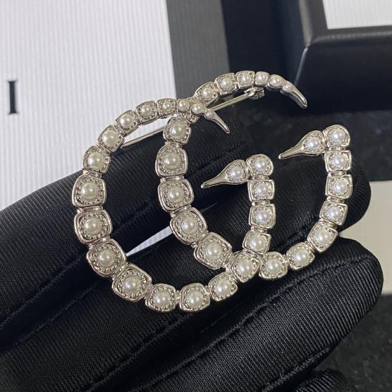 C060  Gucci brooch 104545