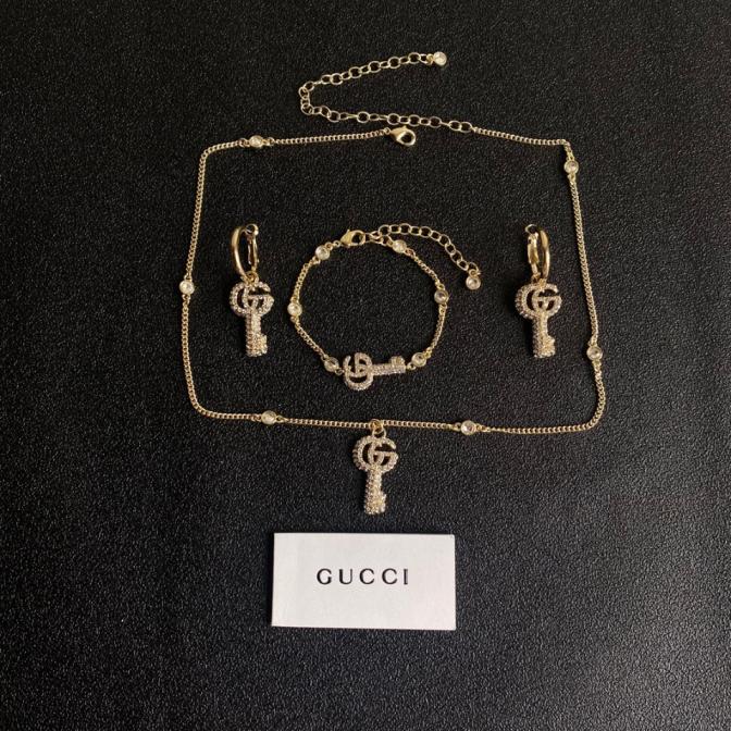 B267 Gucci necklace 106460