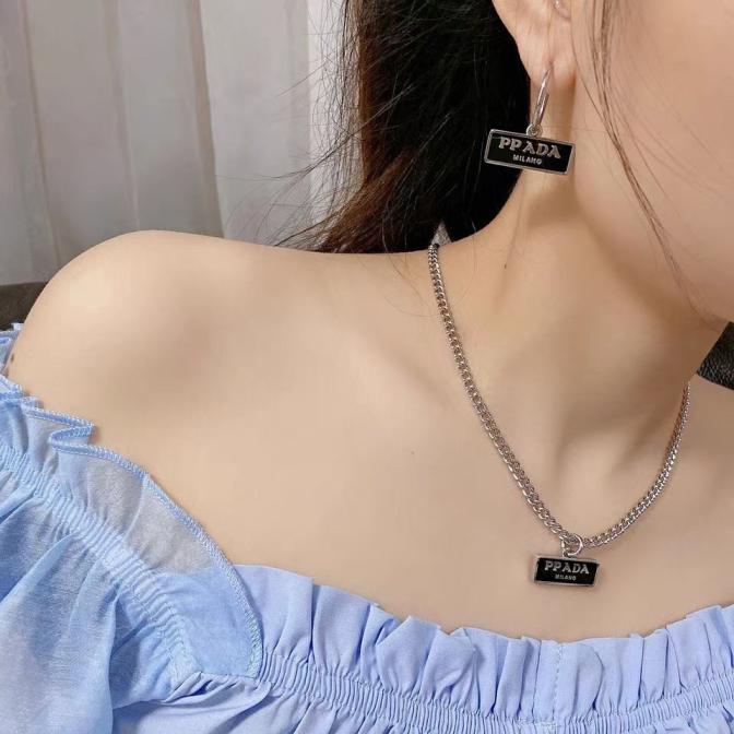 A612    Prada earring 106943