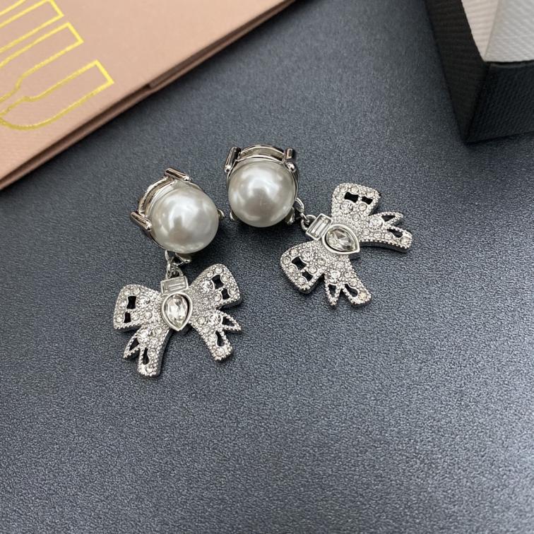 A585  MIUMIU earring 104573