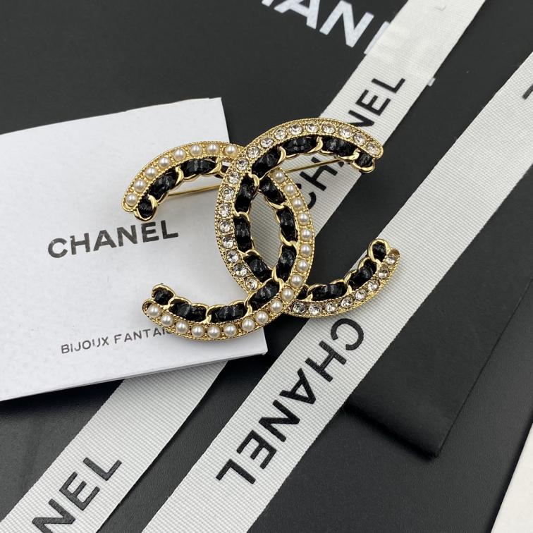 C228 Chanel brooch 107683