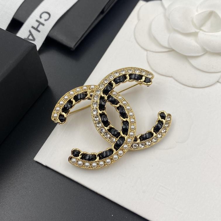 C228 Chanel brooch 107683