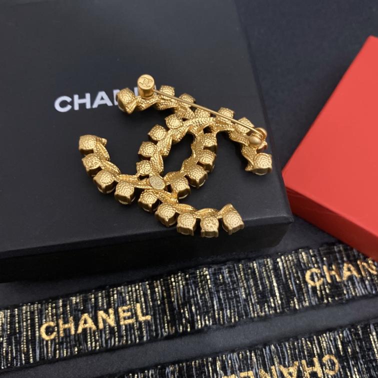 C235 Chanel brooch 107691