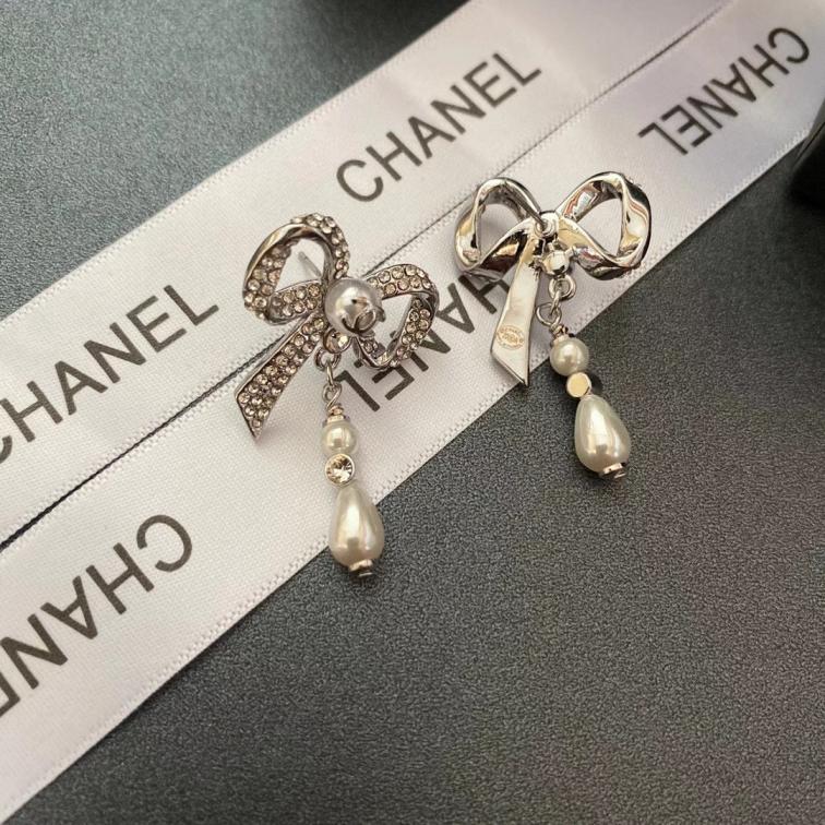 A027  Chanel earring 107922