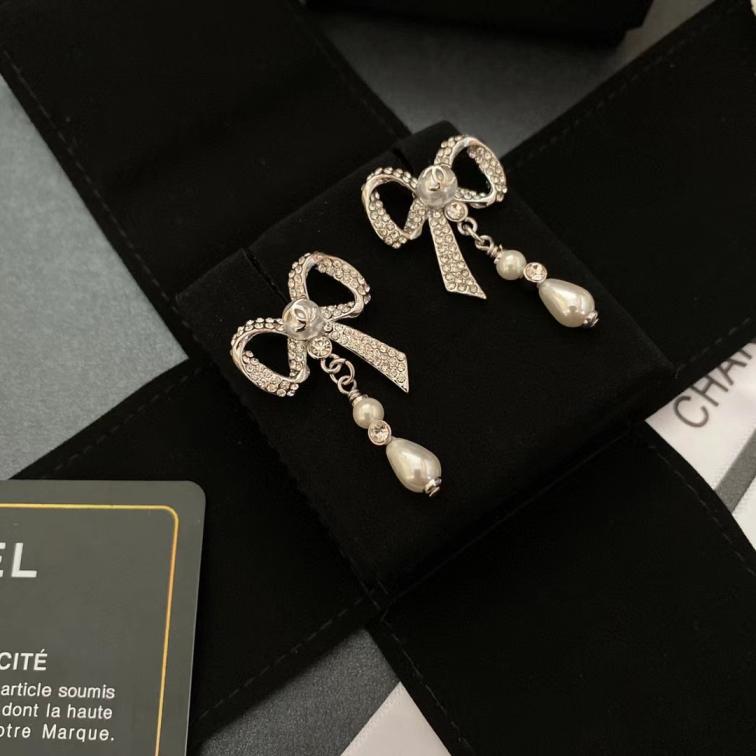 A027  Chanel earring 107922