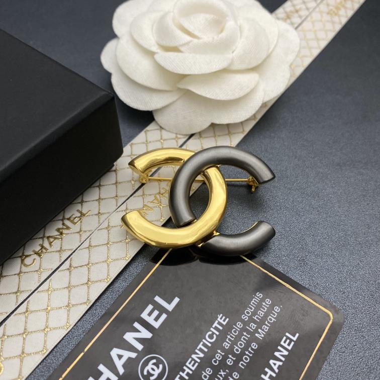 C076 Chanel brooch 108044