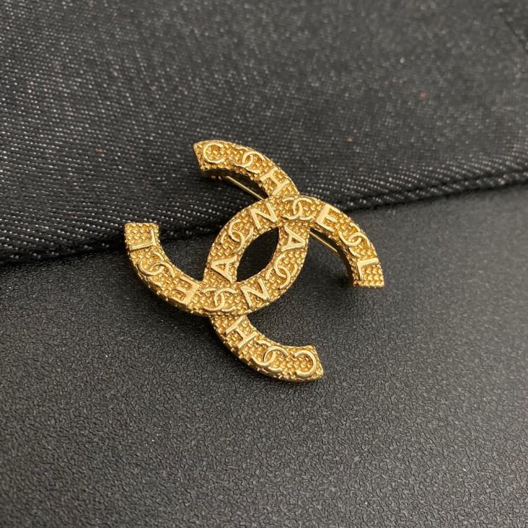 Chanel brooch 108387