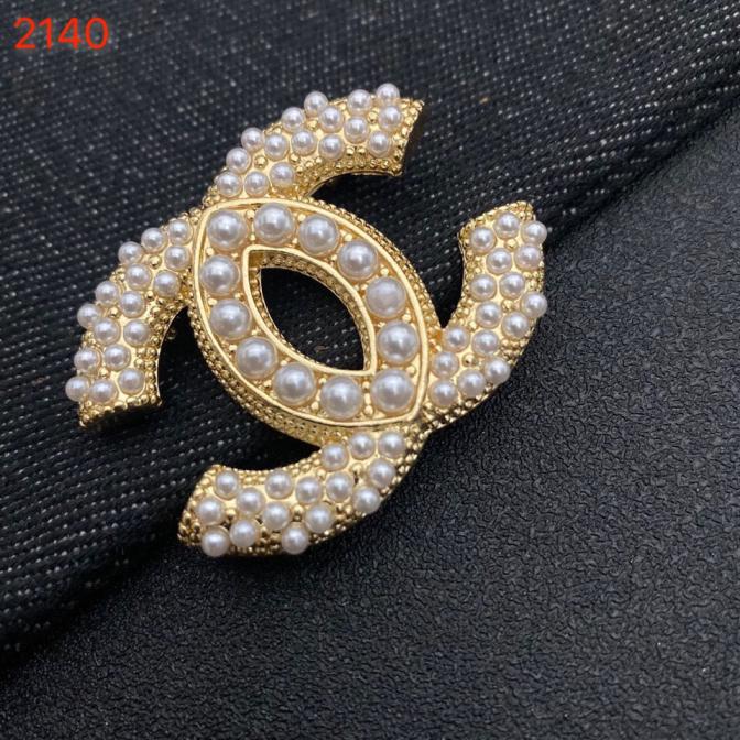 Chanel brooch 108390