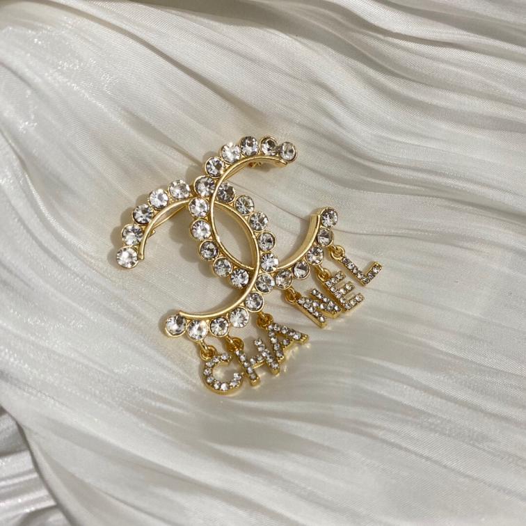 Chanel brooch 108386