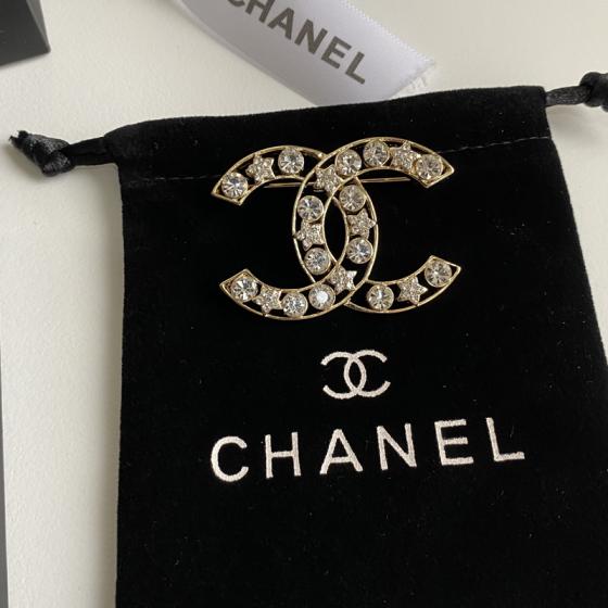 C215 Chanel brooch 108556