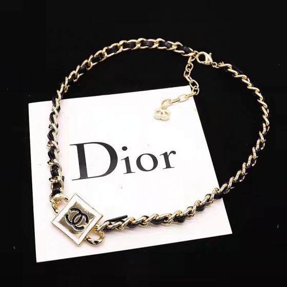 Chanel necklace 108359