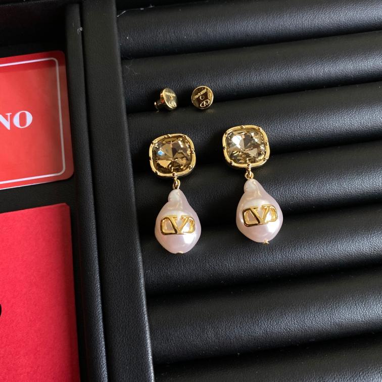 A039  Valentino earring 107093