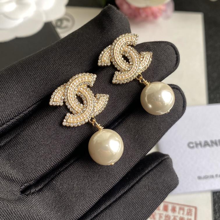 A666 Chanel earrings 112090