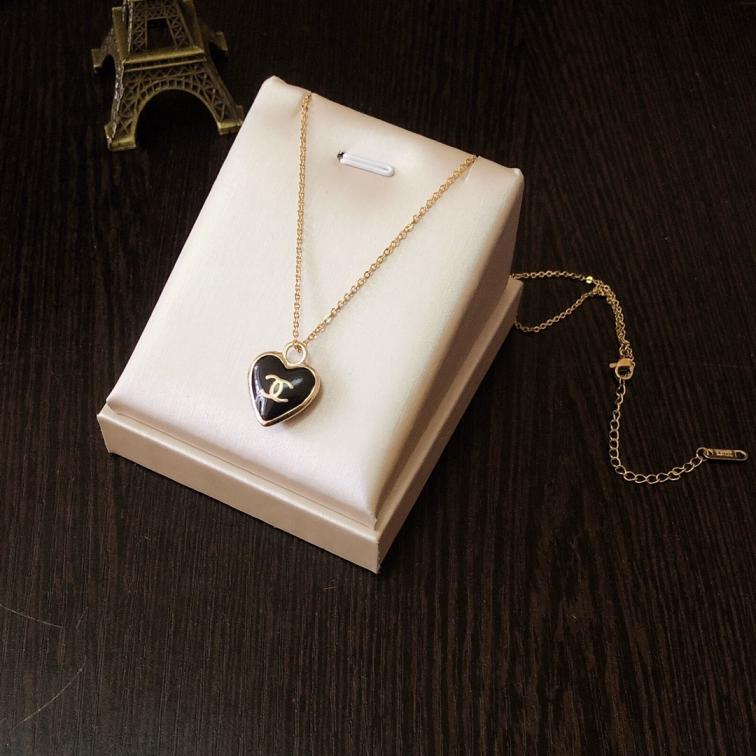 Chanel necklace 108811