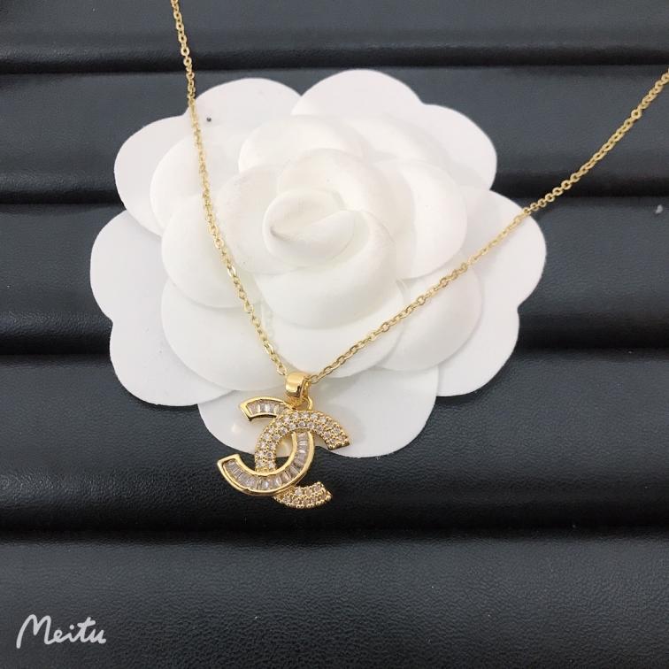 Chanel necklace 108840