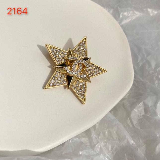 Chanel brooch 108731