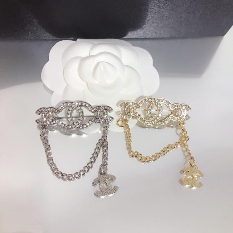 Chanel brooch 108714